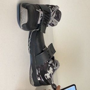 Nike Team Hustle DB kids size 1.5y